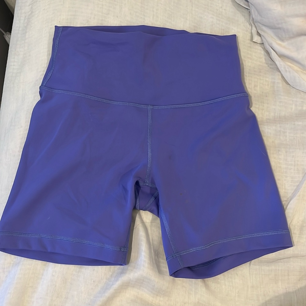 Lululemon Wunder Train 6” bike shorts size 6